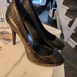 Ralph Lauren black snake print heel pumps. Closed toe. Size 7.5. 4.5" heel.